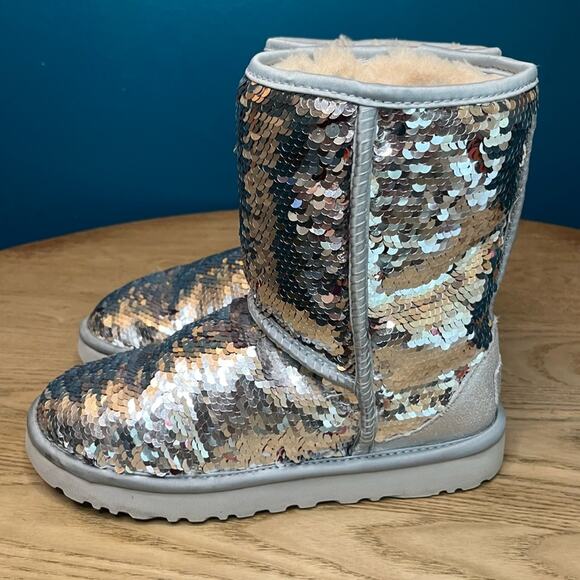 UGG Classic Short Sequin Cosmos Boot Reversible Silver Pink Women’s Size 7 - Picture 4 of 12